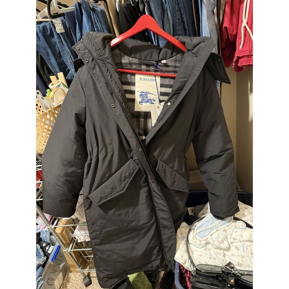 Burberry LEYBURN Women's Down Coat Size Medium - Picture 9 of 9